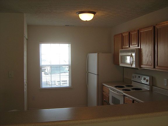 Kitchen wtih built in microwave