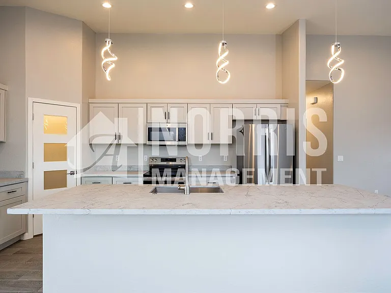 12532 W Delwood Dr — Photo 10