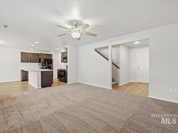 5th image of 862 W Woodpine St