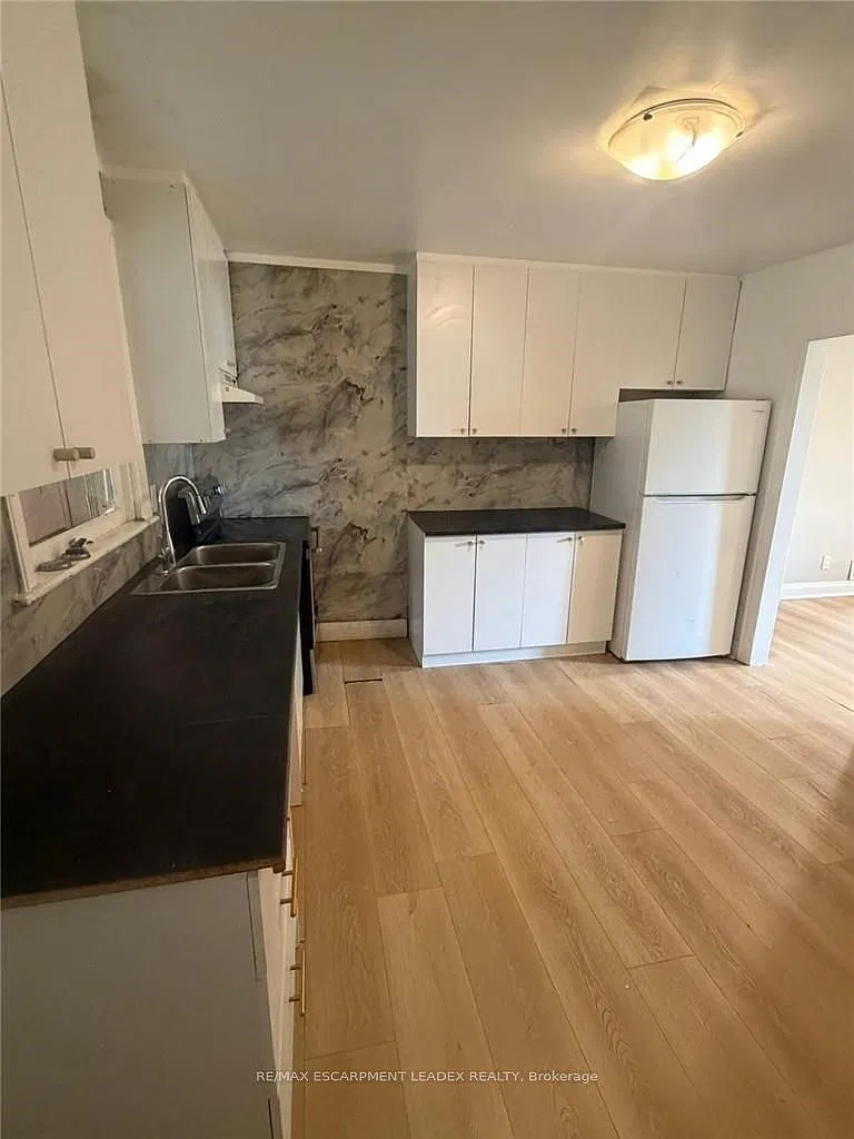 4 bed, $2,750 — Photo 4