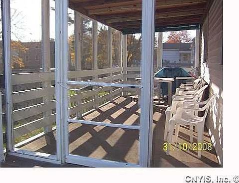 SCREENED IN DECK