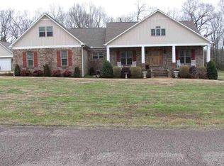 200 Greenbriar Ln, Adamsville, TN 38310