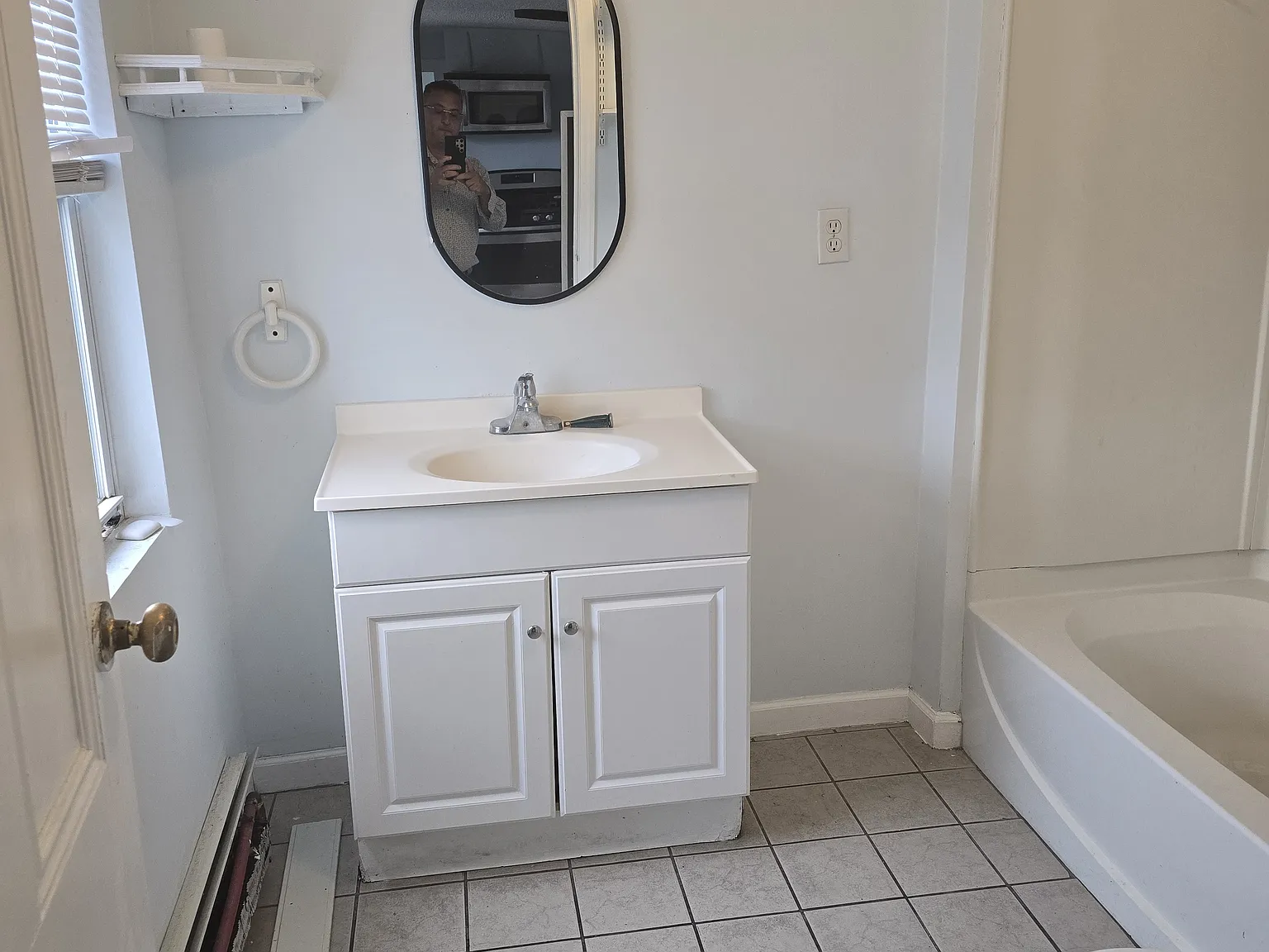 3 bed, 800 sqft, $1,900 — Photo 2