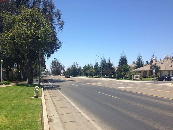 5th image of 2408 Village Grn