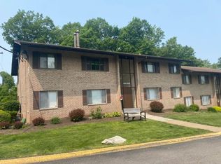 3044 Sanlin Dr, Coraopolis, PA 15108