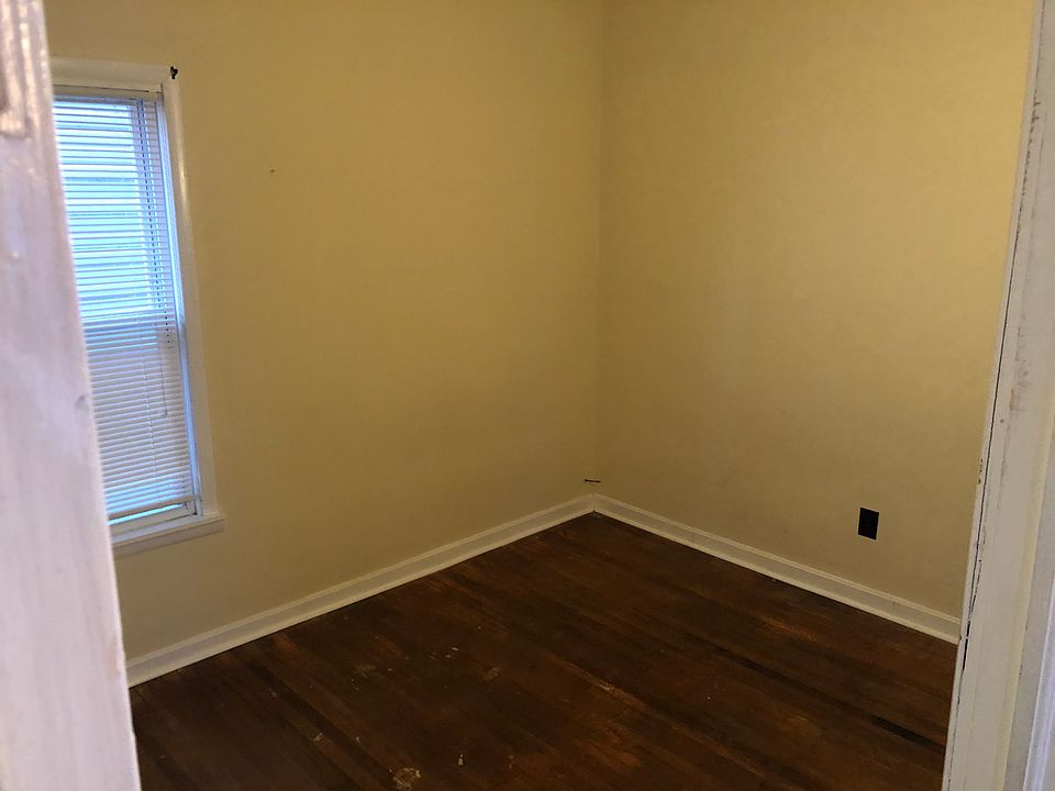 1st image of 165 Anderson Pl