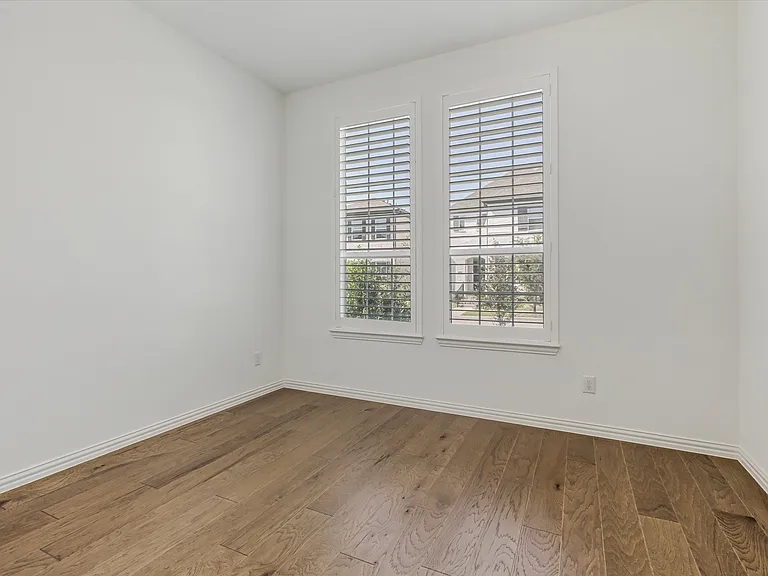 8308 Pine Valley Dr — Photo 9