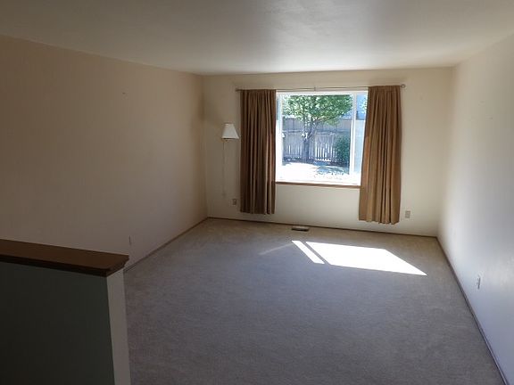 5th image of 13711 SE 202nd Pl