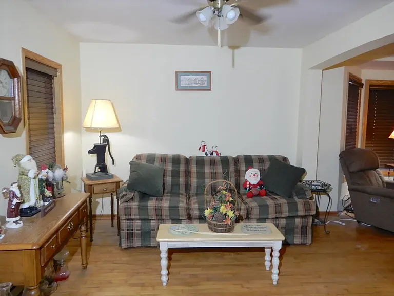 1115 Superior Ave — Photo 7