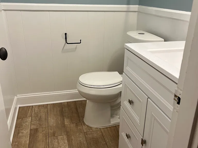 833 Archdale Dr — Photo 4
