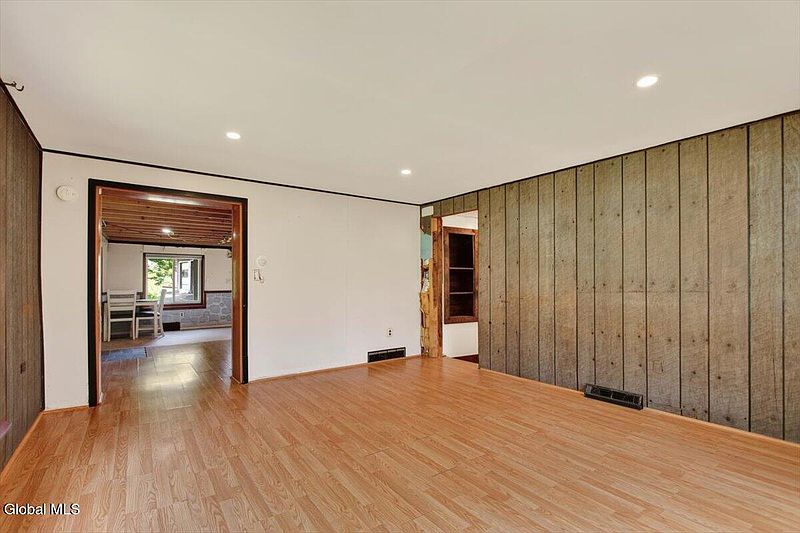 18th image of 1106 Whiteside Road