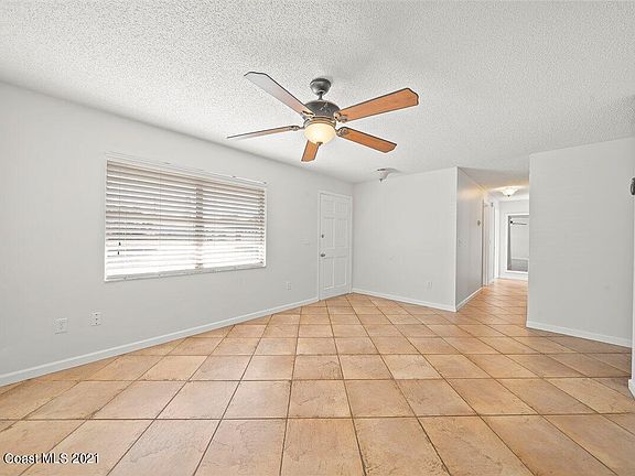 5th image of 550 W Ford Cir