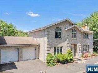 601B Sketch Pl, Ridgefield, NJ 07657