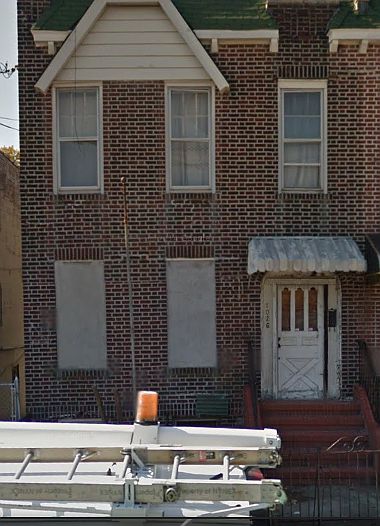 1st image of 1026 E 93rd St