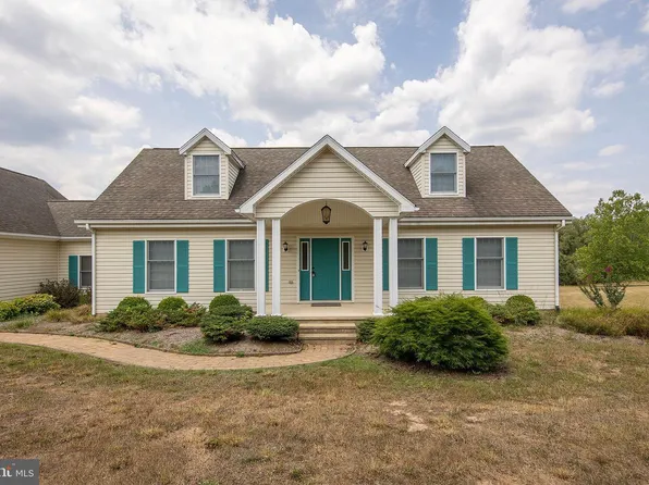 317 Strawberry Ln, Augusta, WV 26704