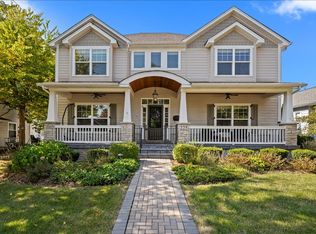 225 N Mill St, Naperville, IL 60540