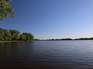 14 W Clear Lake Dr, Ceylon, MN 56121