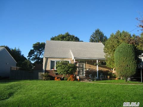 1st image of 25 Greenwood Dr