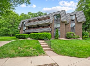 24C Stony Brook Dr APT C1, Glastonbury, CT 06033