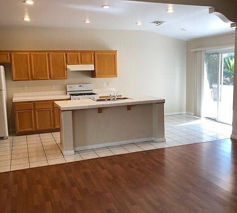 5th image of 1127 Sierra Laurel Ct