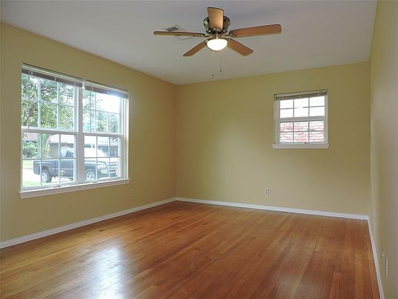 5th image of 2710 Dewberry Ln