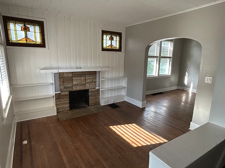 1749 Hopkins Ave — Photo 6