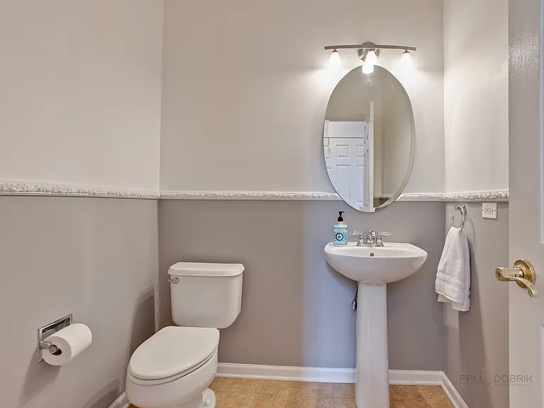 620 Geneva Ct — Photo 20