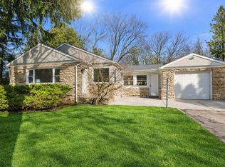 8424 North Fox Croft LANE, Fox Point, WI 53217