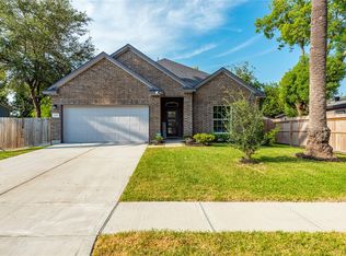 1008 8th Ave N, Texas City, TX 77590