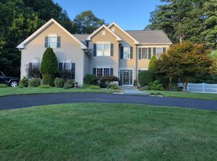 4 Lantern Ln, Franklin, MA 02038