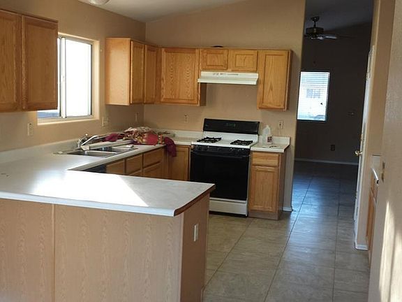 kitchen connecting eat in and family room