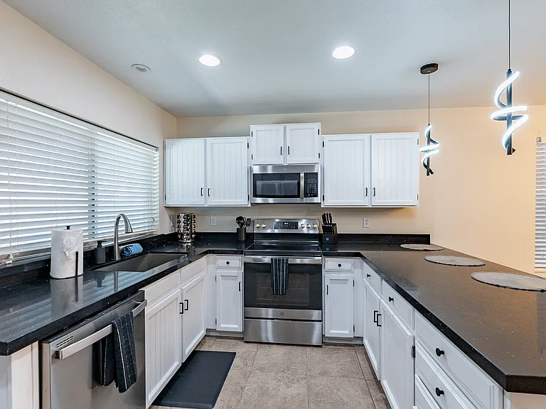 3911 W Desert Cove Ave — Photo 11