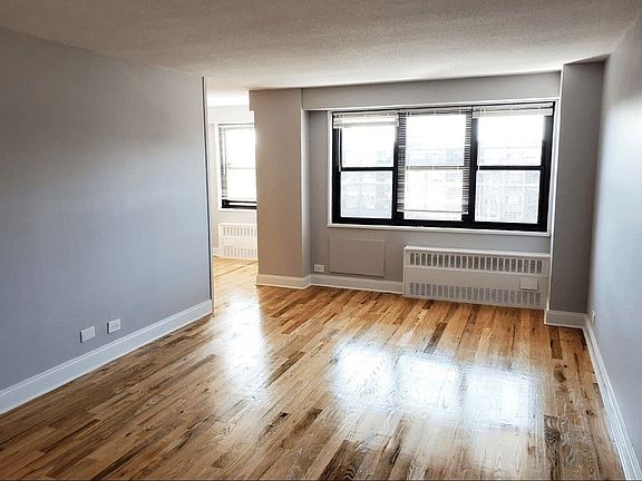 5th image of 2010 Bruckner Blvd APT 9A