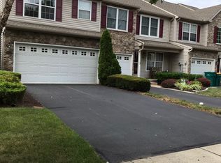 76 Carousel Cir, Hershey, PA 17033