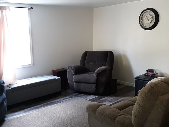 4th image of 113 Osborn St