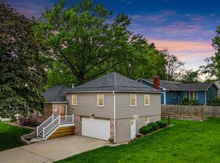 305 Post Rd, Iowa City, IA 52245