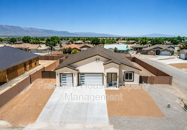 6380 Waterford St — Photo 2