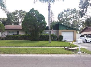 10704 Airview Dr, Tampa, FL 33625