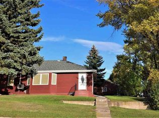 208 4th Ave NE, Kenmare, ND 58746