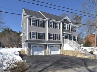 3 Oak Knoll St, Burlington, MA 01803