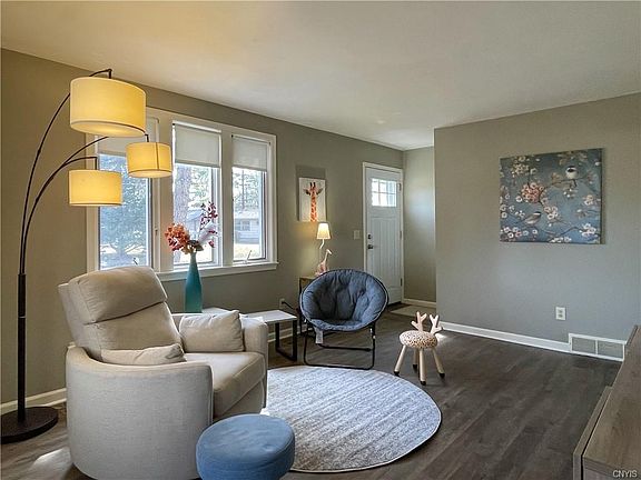 5th image of 1 Parkwood Dr