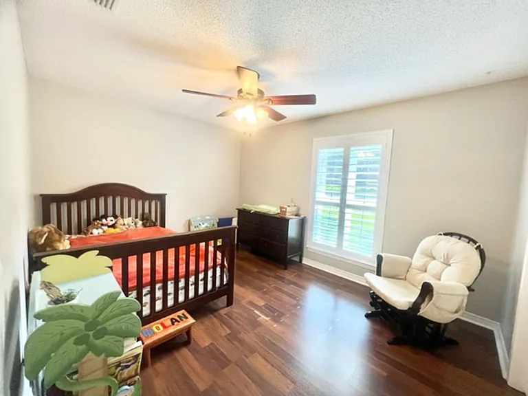 1660 Northridge Rd — Photo 22