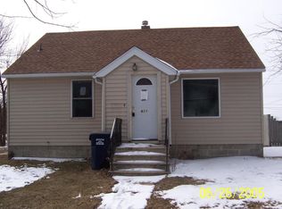 611 Lyndale Ave, Morris, MN 56267