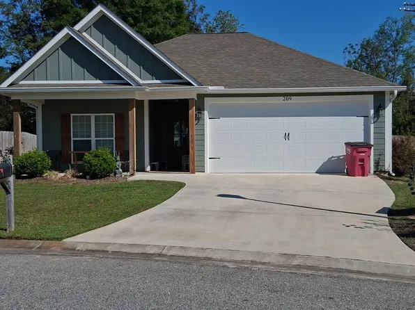 209 Turtle Cove Ln, Tifton, GA 31794