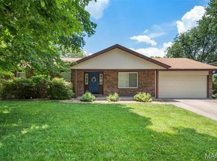 33 Village Dr, Swansea, IL