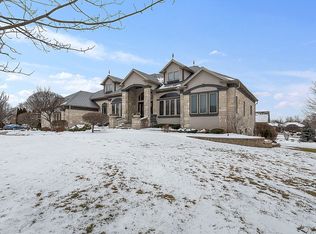 1 Loblolly Ct, Lemont, IL 60439