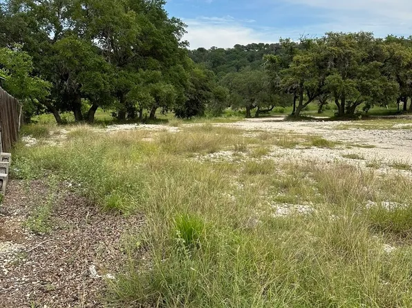 105 Lakeshore Dr S LOT 1, Bandera, TX 78003