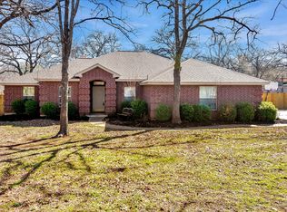 105 McCullar Rd, Burleson, TX 76028