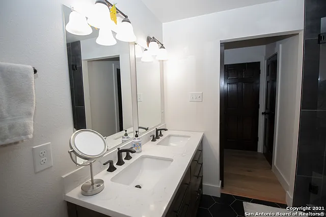 245 Calumet Pl — Photo 19