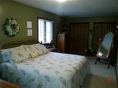 5th image of 1202 Cathy Ct